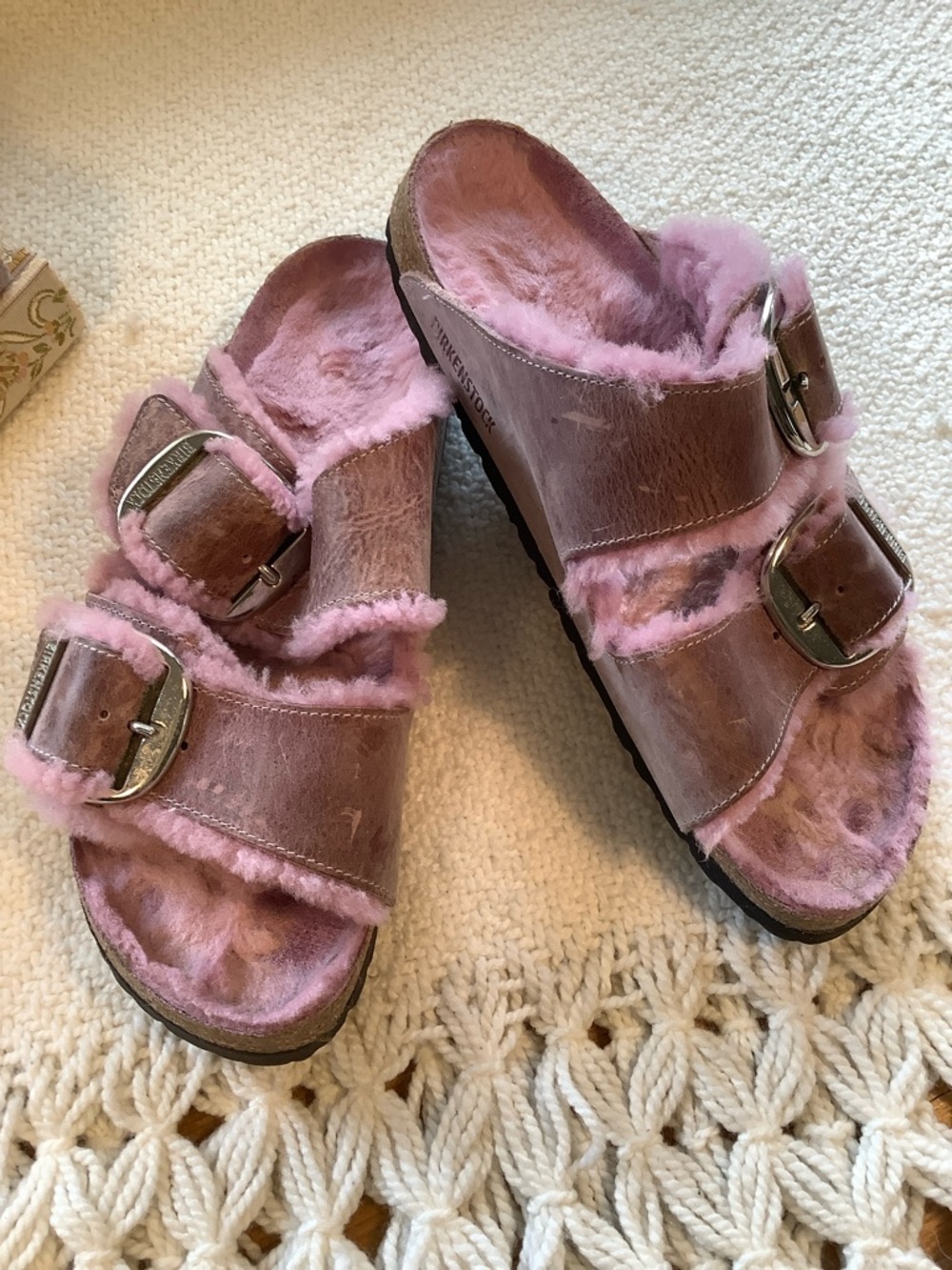 Birkenstock Arizona Big Buckle Lavender Shearling Oiled Leather Sandals - EU41